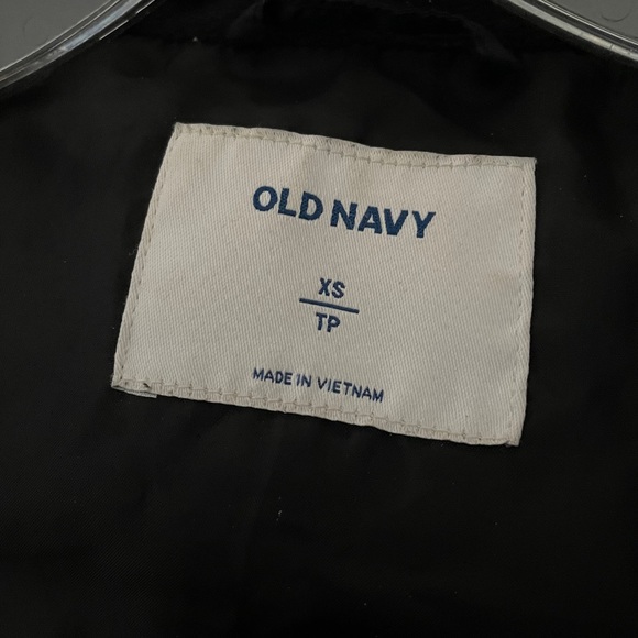Black Old Navy Vest - Picture 4 of 5